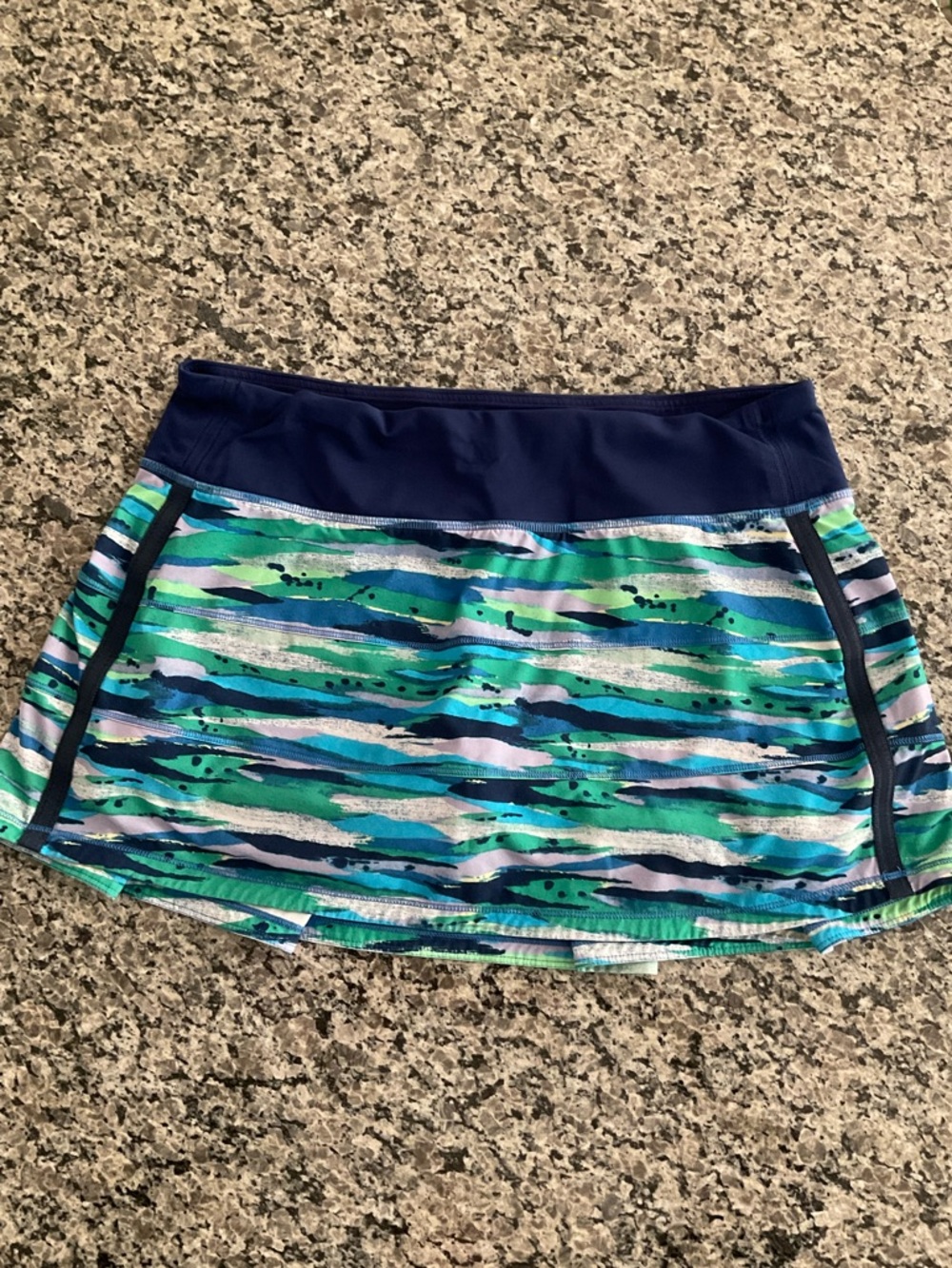 Lululemon Pace Rival Skirt - Size 8 - Mid Rise Waist